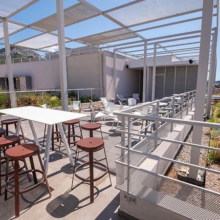 Hostel Le Hueb Toulon Exteriör bild